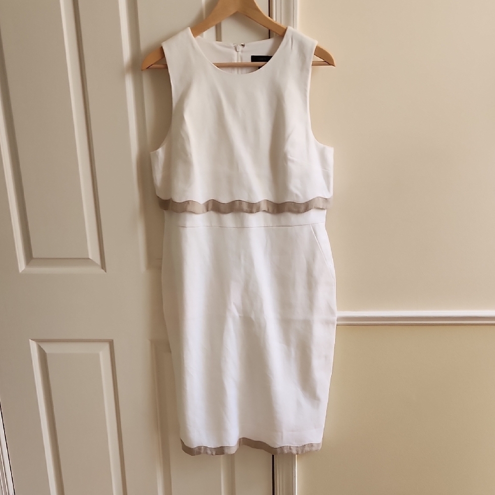 Elegant White and Tan Sleeveless Dress With Pockets